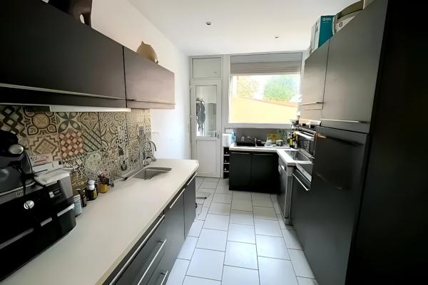 Maison
                                                                                                                                                                                                                                                                                                                        9 pièce(s)                                                                                                                                                                                                          5 chambre(s)                                                                                                                                                                                                          212  m²
