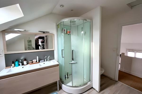 Maison
                                                                                                                                                                                                                                                                                                                        9 pièce(s)                                                                                                                                                                                                          5 chambre(s)                                                                                                                                                                                                          212  m²