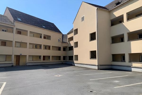Appartement
                                                                                                                                                                                                                                                                                                                        3 pièce(s)                                                                                                                                                                                                          2 chambre(s)                                                                                                                                                                                                          80  m²