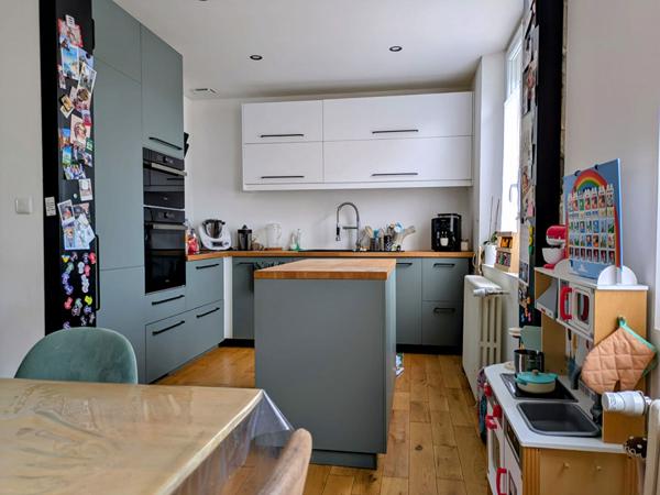 a deux pas de la gare TGV de Saint Pierre Des corps ,maison climatisee