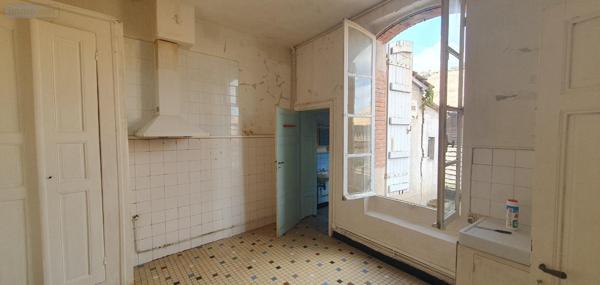 Maison à vendre à Valence dans le Tarn-et-Garonne (82400), ref : 1531   
centre