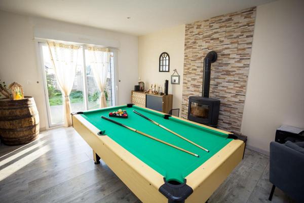 Exclusivité : Maison rénovée ,6 pièces , 3 chambres , Suite parentale , Plain-pied possible , Jardin , Garage , Dépendances Pleubian ,Proche mer et commerces