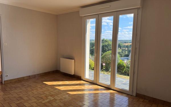 Maison à vendre    5 pièces • 104,46 m2 Plouguernével