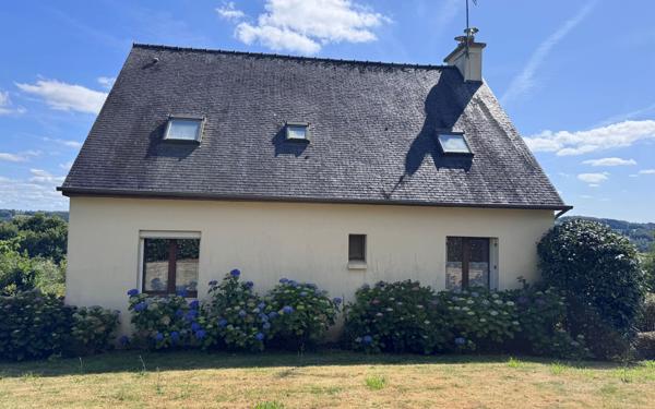 Maison à vendre    5 pièces • 104,46 m2 Plouguernével