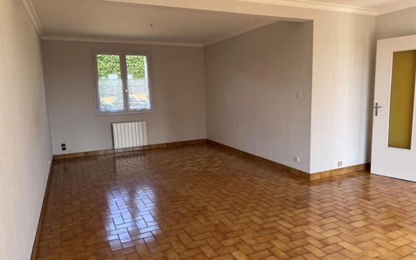 Maison à vendre    5 pièces • 104,46 m2 Plouguernével