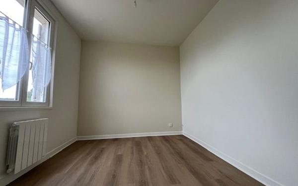 Maison à louer    3 pièces •  Croutoy