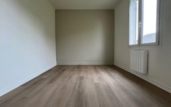 Maison à louer    3 pièces •  Croutoy