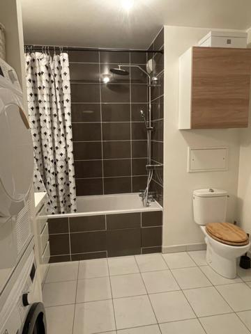 Appartement 3 pièces meublé avec balcon, proche T2