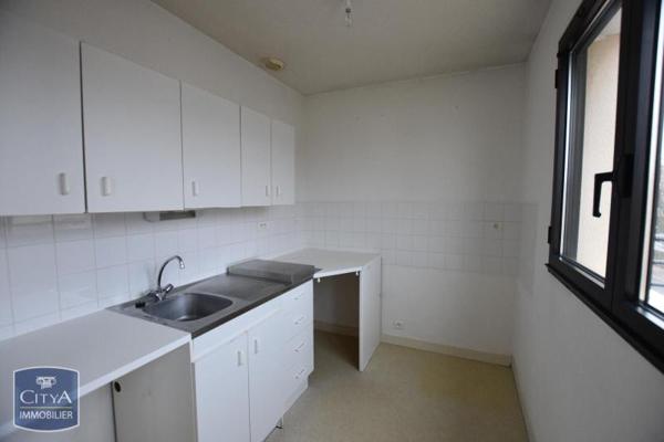 Appartement à louer 3 pièces 62.36m² Cholet (49300)