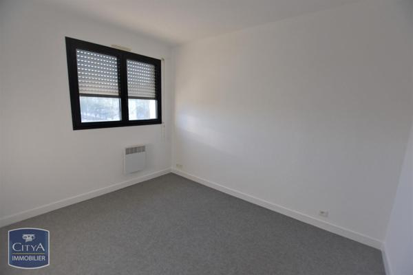 Appartement à louer 3 pièces 62.36m² Cholet (49300)