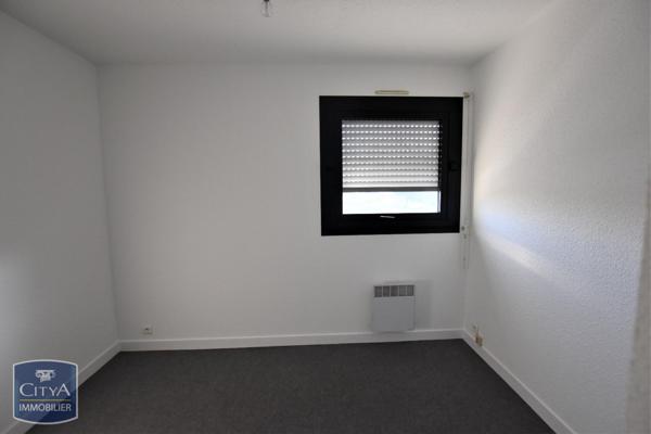 Appartement à louer 3 pièces 62.36m² Cholet (49300)