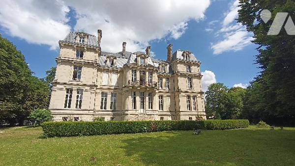 CHALONS EN CHAMPAGNE - Château JACQUESSON Avenue de Paris