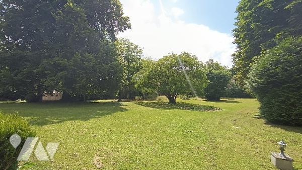 CHALONS EN CHAMPAGNE - Château JACQUESSON Avenue de Paris