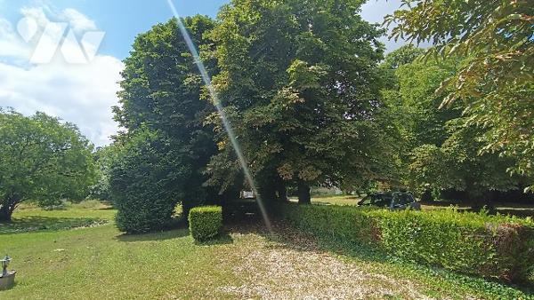 CHALONS EN CHAMPAGNE - Château JACQUESSON Avenue de Paris