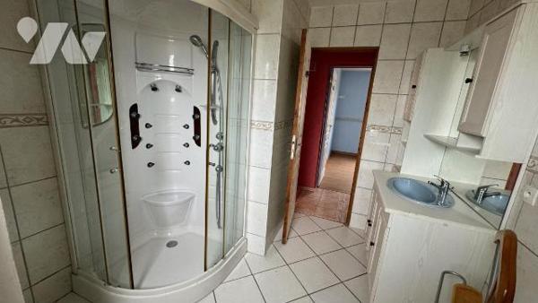 Proche de la mer, maison d'habitation.