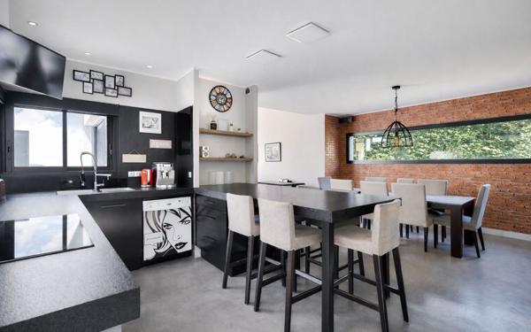 Maison à vendre    7 pièces • 169,34 m2 Tassin-la-Demi-Lune