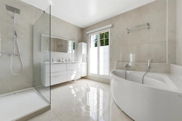 Saint-Mandé, Maison 5 Chambres -  256 m² à vendre
