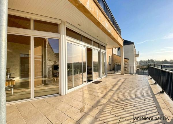 Spacieux appartement 3 chambres avec véranda, terrasse, garage et ascenseur ? Centre-ville de Château-Gontier , Chateau gontier sur mayenne