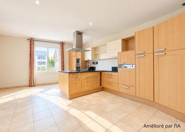 Spacieux appartement 3 chambres avec véranda, terrasse, garage et ascenseur ? Centre-ville de Château-Gontier , Chateau gontier sur mayenne