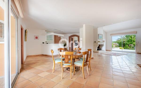 Maison à vendre    8 pièces • 344 m2 Séreilhac