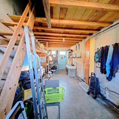 A VENDRE MAISON AU CALME / 2 JARDINS / 2 GARAGES