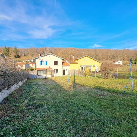 A VENDRE MAISON AU CALME / 2 JARDINS / 2 GARAGES