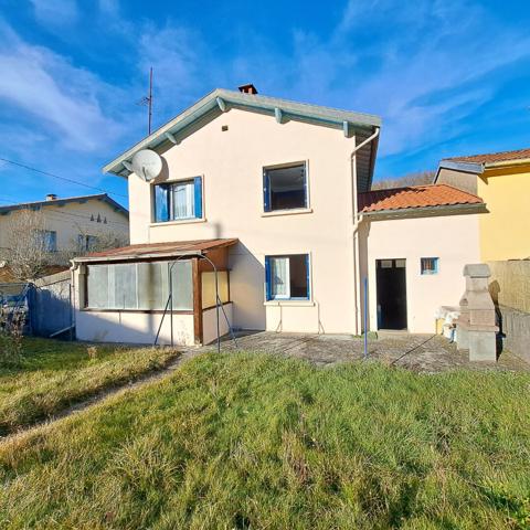 A VENDRE MAISON AU CALME / 2 JARDINS / 2 GARAGES