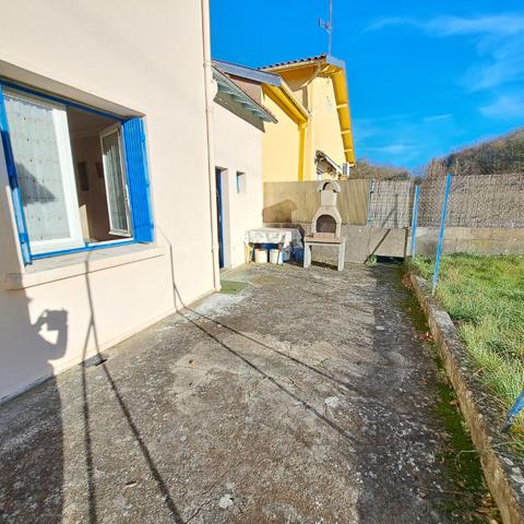 A VENDRE MAISON AU CALME / 2 JARDINS / 2 GARAGES