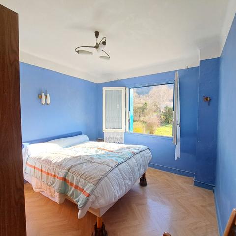 A VENDRE MAISON AU CALME / 2 JARDINS / 2 GARAGES