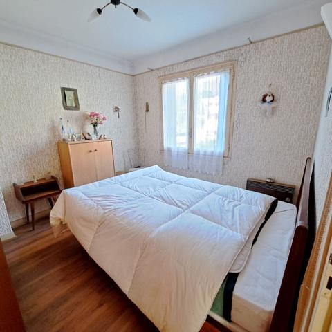 A VENDRE MAISON AU CALME / 2 JARDINS / 2 GARAGES