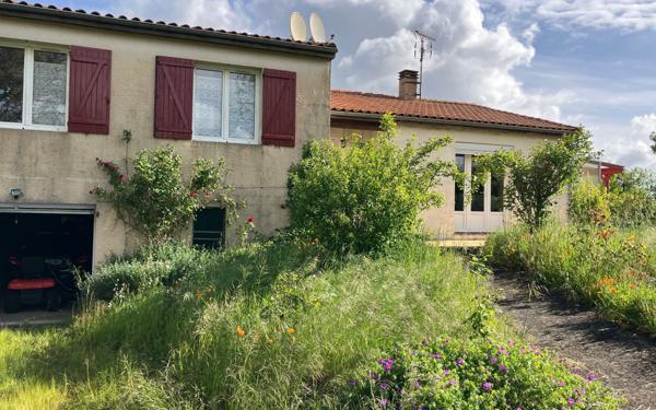 Maison à vendre    5 pièces •  Pont-l'Abbé-d'Arnoult