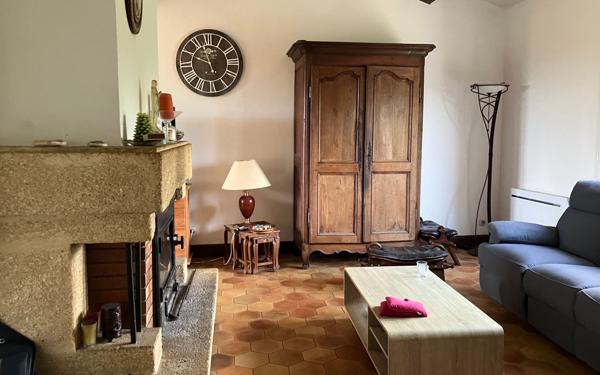 Maison à vendre    5 pièces •  Pont-l'Abbé-d'Arnoult