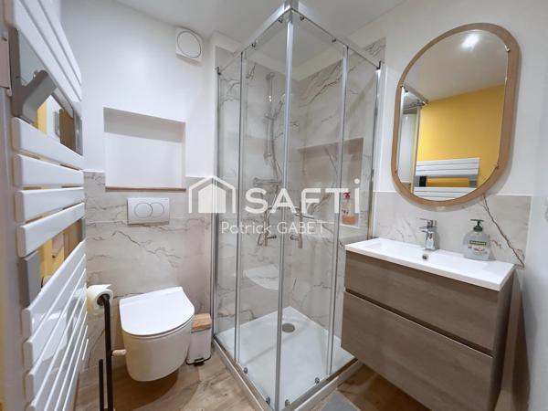Appartement climatisé et entièrement équipé en plein centre-ville