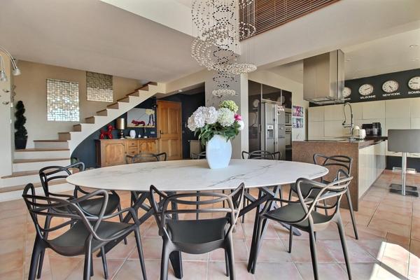 Maison à vendre  7 pièces - 227 m2 VALBONNE - 06