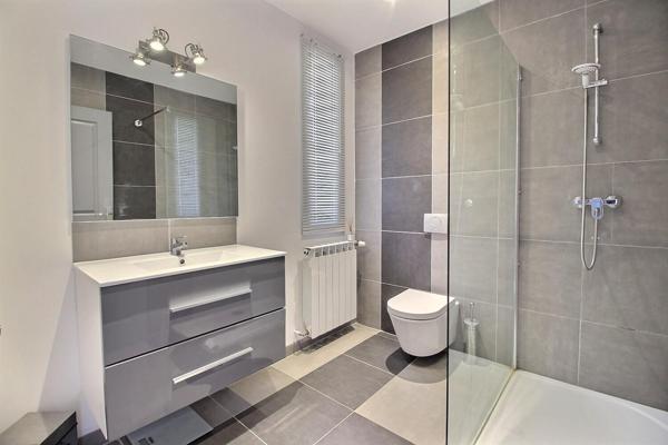 Maison à vendre  7 pièces - 227 m2 VALBONNE - 06