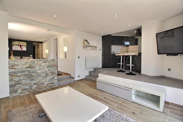 Maison à vendre  7 pièces - 227 m2 VALBONNE - 06