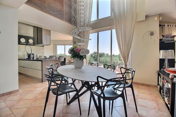 Maison à vendre  7 pièces - 227 m2 VALBONNE - 06