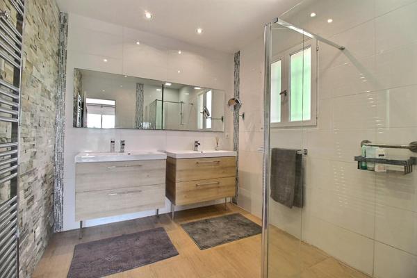 Maison à vendre  7 pièces - 227 m2 VALBONNE - 06