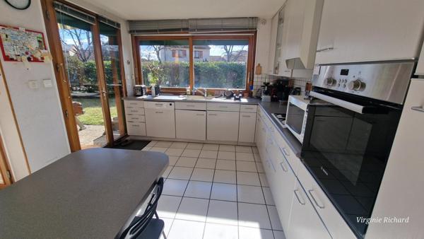 RIOM(63200)-155m2 HABITABLES -TERRAIN 618m2 -325 000€