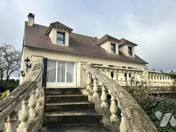 HAUTEVESNES - 15 minutes Mareuil sous Ourcq et A4 Château-Thierry, pavillon de 159 m² de type 6.