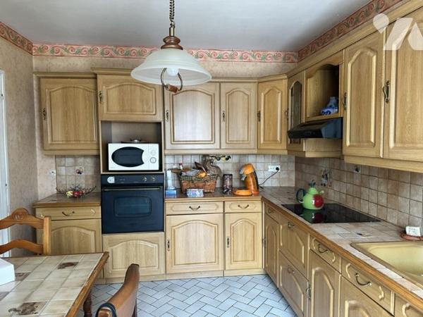 HAUTEVESNES - 15 minutes Mareuil sous Ourcq et A4 Château-Thierry, pavillon de 159 m² de type 6.