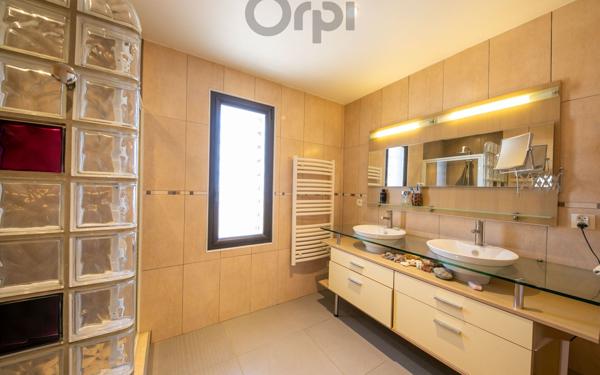 Maison à vendre    5 pièces • 192 m2 Pézilla-la-Rivière