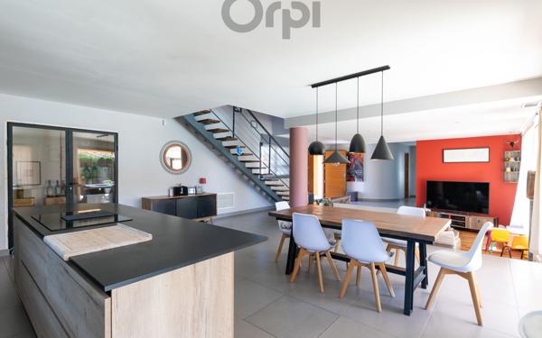 Maison à vendre    5 pièces • 192 m2 Pézilla-la-Rivière