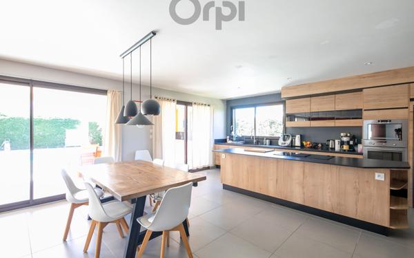 Maison à vendre    5 pièces • 192 m2 Pézilla-la-Rivière