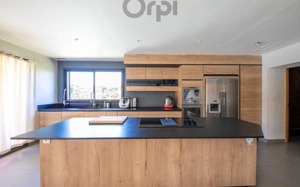 Maison à vendre    5 pièces • 192 m2 Pézilla-la-Rivière