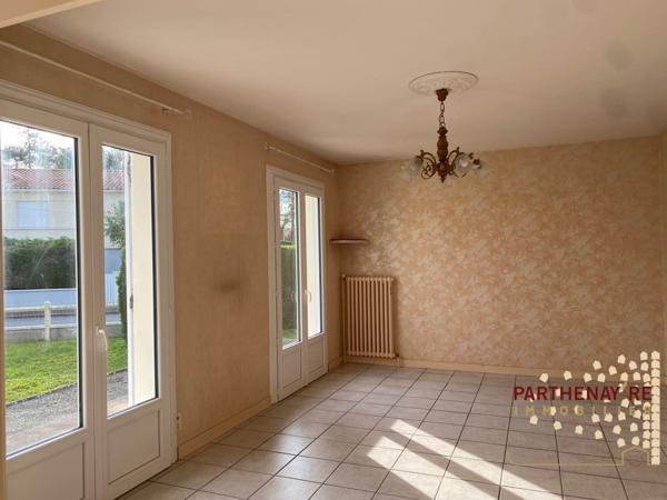 Plain pied T4 bien placé sur PARTHENAY