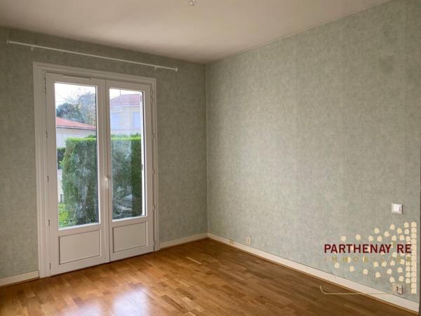 Plain pied T4 bien placé sur PARTHENAY