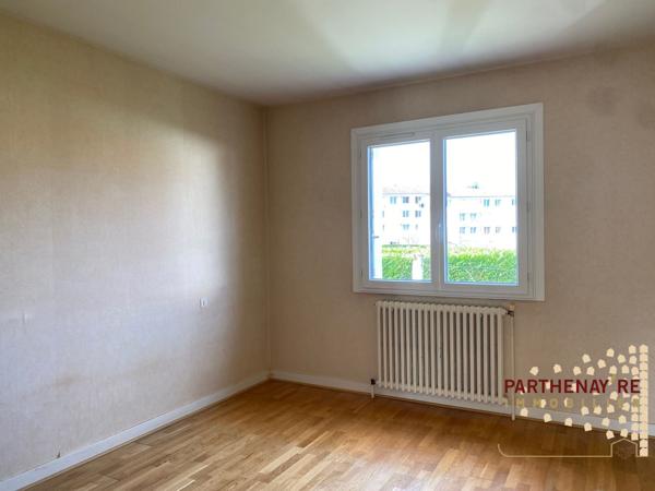 Plain pied T4 bien placé sur PARTHENAY