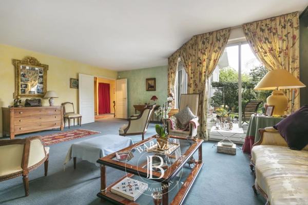 Courbevoie, Appartement 2 Chambres -  93 m² à vendre