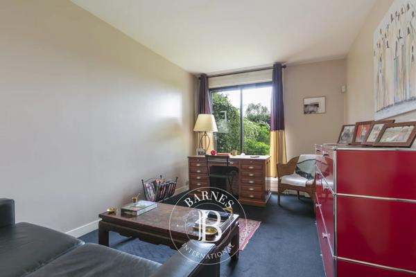 Courbevoie, Appartement 2 Chambres -  93 m² à vendre